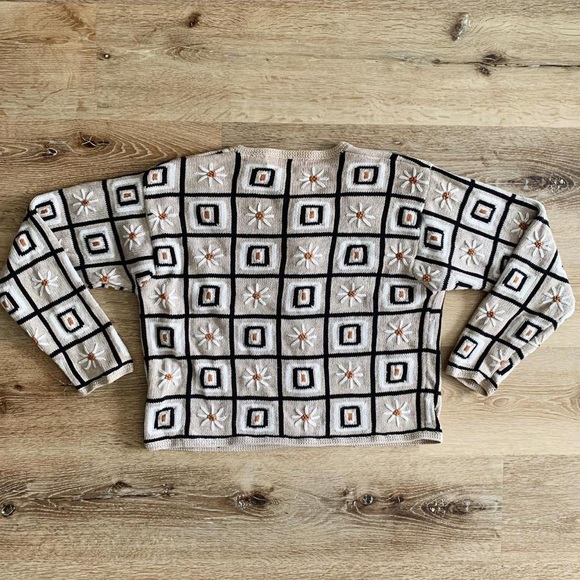 Vintage 90’s hand embroidered daisy knit sweater - Picture 3 of 4